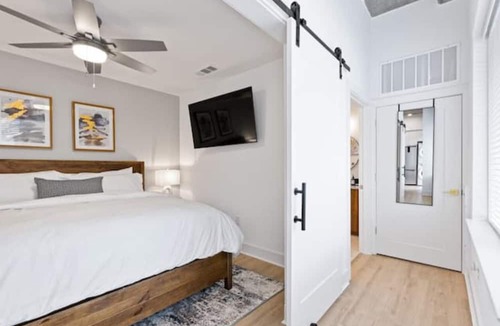 Virginia Highland Condo | Cozy 1-bedroom condo, fitness room in brilliant Atlanta-Ponce City Market Area