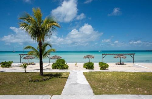 Governor's Harbour Hotel | Cocodimama small - Boutique Resort on Spectacular Beach Hotel Room