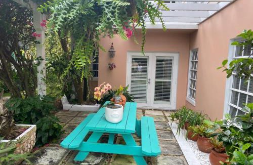 Nassau Villa | Beautiful Villa by the Beach
