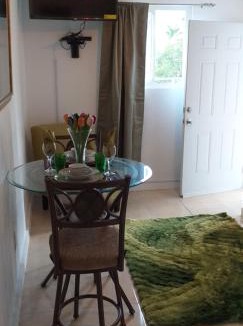 Gambier Apartment | BELL At The Airport Suites - No Smoking & Adults Only - Free Airport Transportation