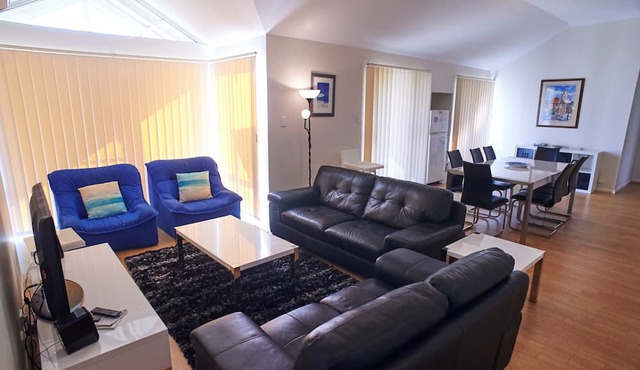 Golf and Beach Retreat in Collingwood Park