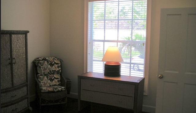 The Blue Inn Villa, 3 Bedroom Vacation Home in Freeport