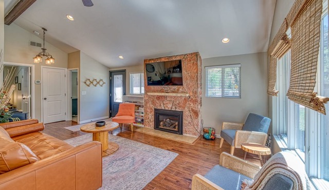 Mountain Cottage | 13 Min to Manitou in Green Mountain Falls