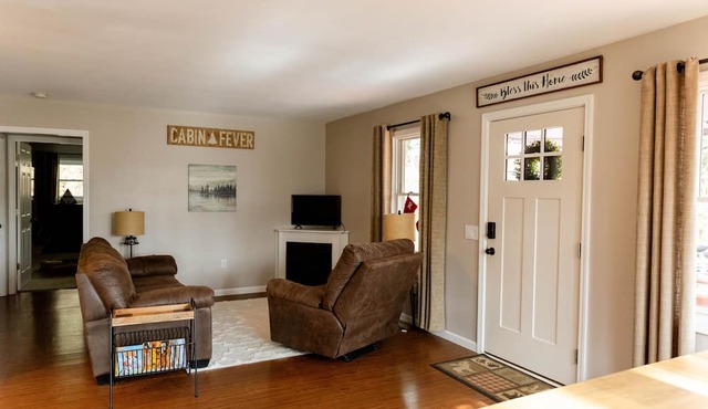 Hike, fish, swim & ski! Close to Grandfather Mountain, skiing & Linville Falls in Newland