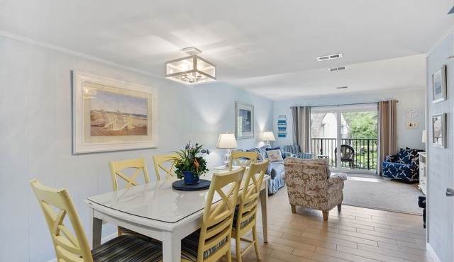 Surf Court 15 - Beautiful Townhouse - 1 block to the Beach in Hilton Head Island