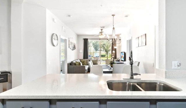 Vista Cay 3 Bed 2 BT Ground Floor with solid floors in Orlando
