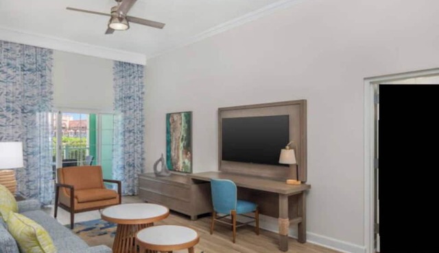 Harborside Resort - One Bedroom Premium - Full Resort Access in Paradise Island