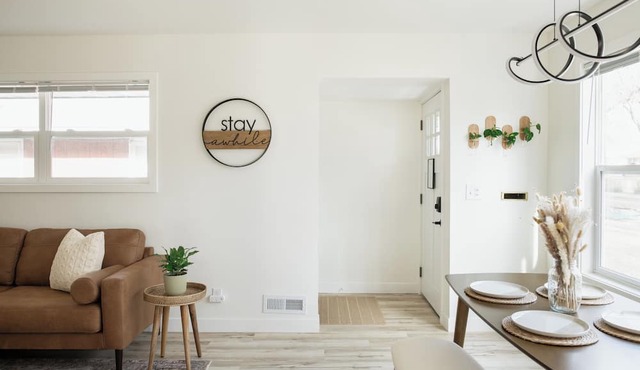 Modern 4BR Retreat - Sauna, Arcade & Fire Pit - 6min to Downtown Minneapolis in Minneapolis
