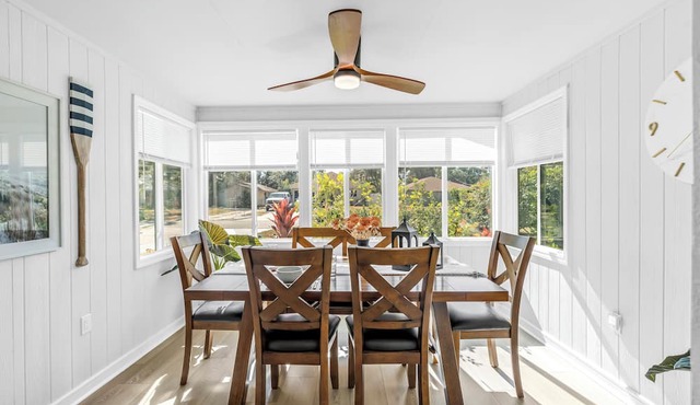 Beautiful 3-bedroom house with heated pool and e-bikes near Siesta Key beach in Sarasota