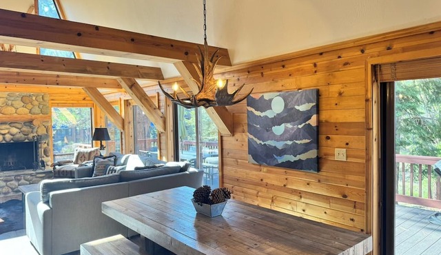 Luxury Northstar Cabin Creekside Lake Tahoe Pools & Hot Tubs Hike Bike in Truckee