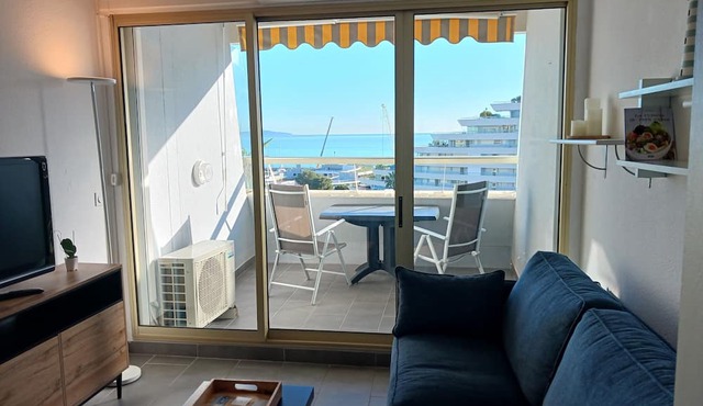 Confortable Marina Baie des Anges Studio with beautifull view in Villeneuve-Loubet
