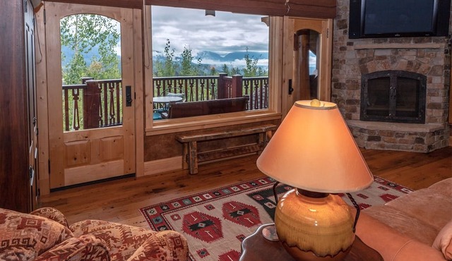 Custom luxury ski-in ski-out Lodge with hot tub, sauna, theater room and more! in Whitefish