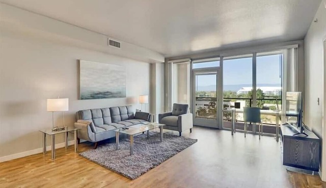 Ideal Family Getaway | 2BR w. Outdoor Grill & nr Shops in Woodbury