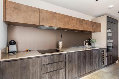 Central London Mins Away From River Thames Vauxhall in London