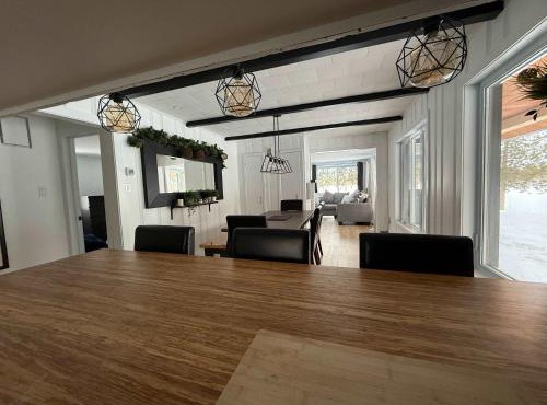 Waterfront Relaxation & Adventure - Albert in Rigaud