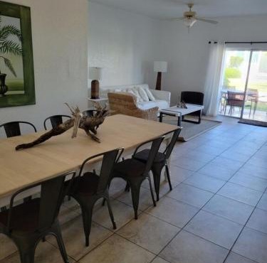 Bimini 2BR-2BA Ocean View Near Infinity Pool & Beach in Bailey Town