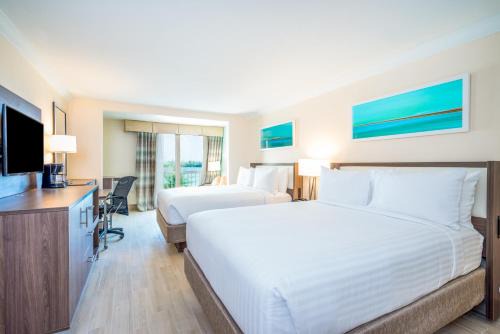 Holiday Inn Express Suites Nassau Ihg Hotel 
